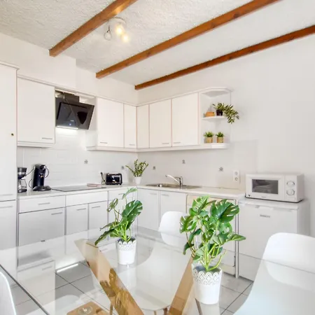 Chabolas By Interhome Apartmán